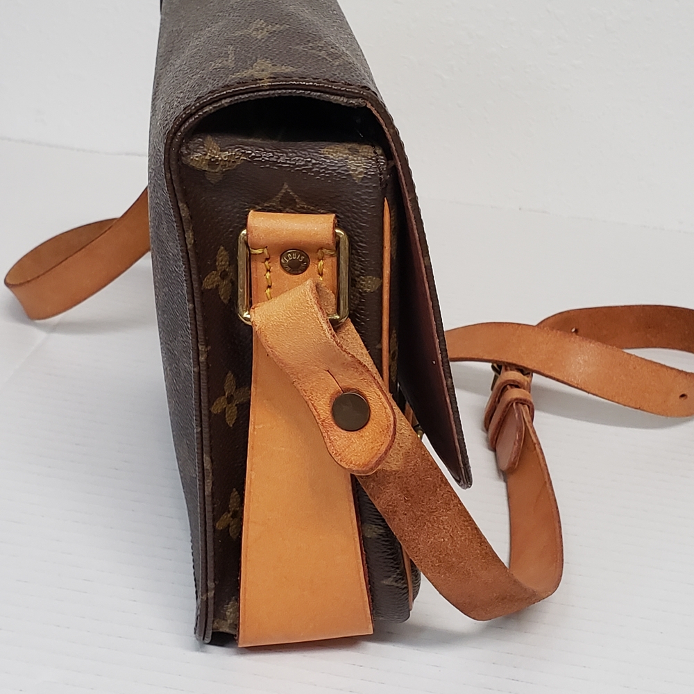 Authentic Louis Vuitton Cartouchiere MM Monogram Crossbody Bag 319-100825 - Picture 3 of 16